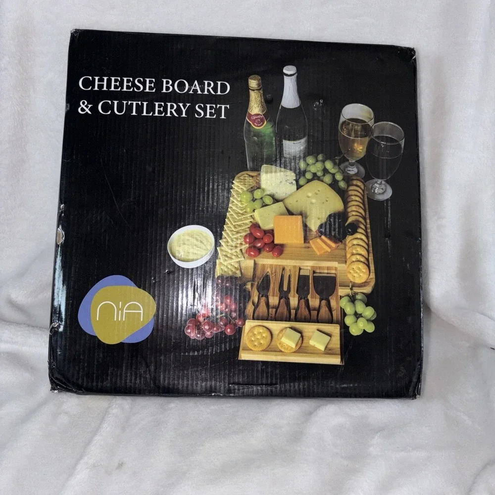 NIA Cheeseboard And Cutlery Set Party Appetizer Tray‎ Picnic Accessories EUC